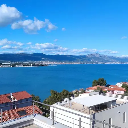 Apartment Royal Lux Mastrinka