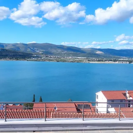 Apartment Royal Lux Mastrinka *