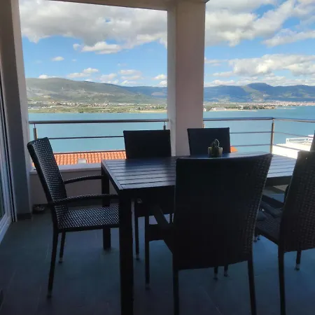 Royal Lux Mastrinka Apartment Trogir